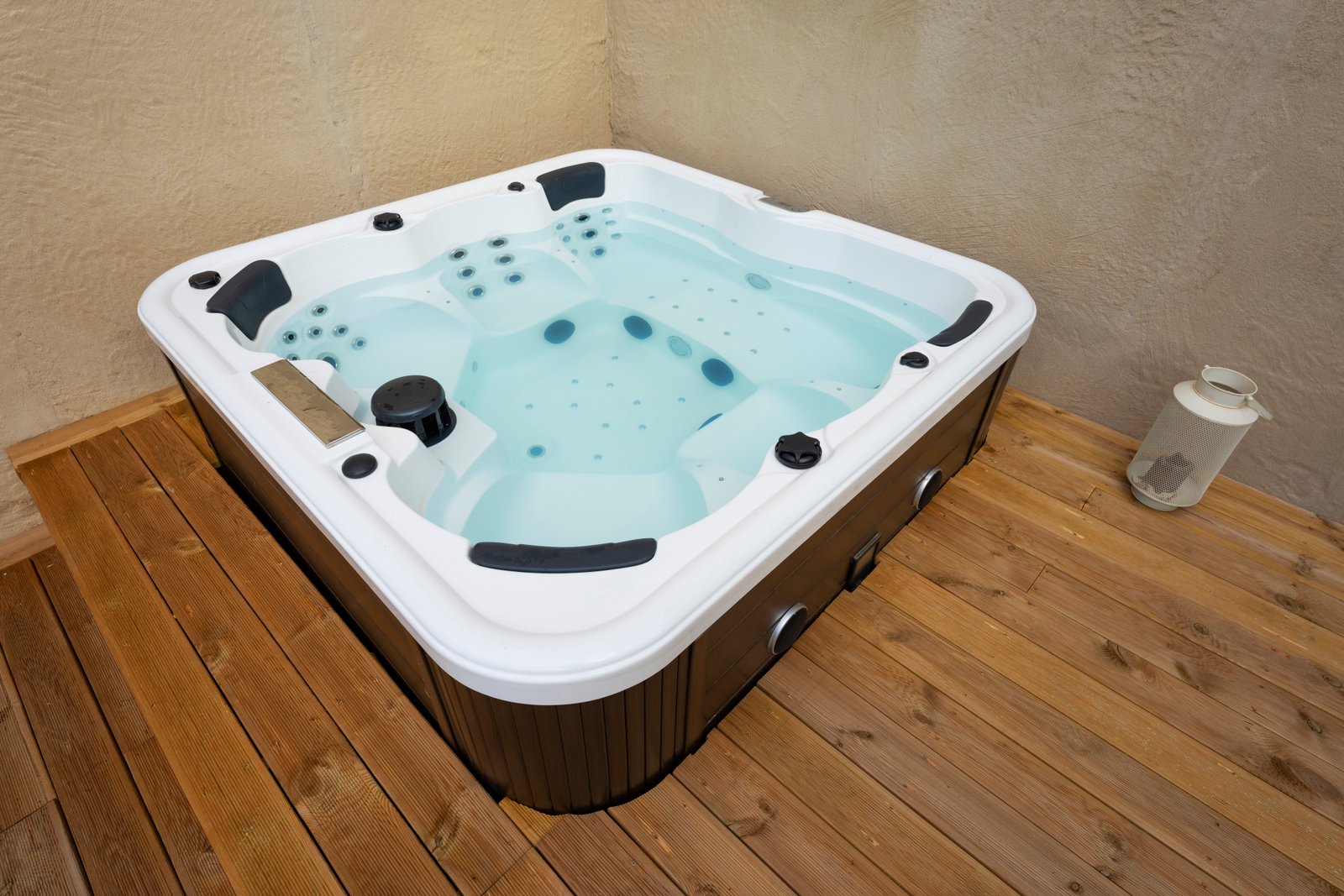 Custom gunite spa with hydrotherapy jets — Crowley, TX